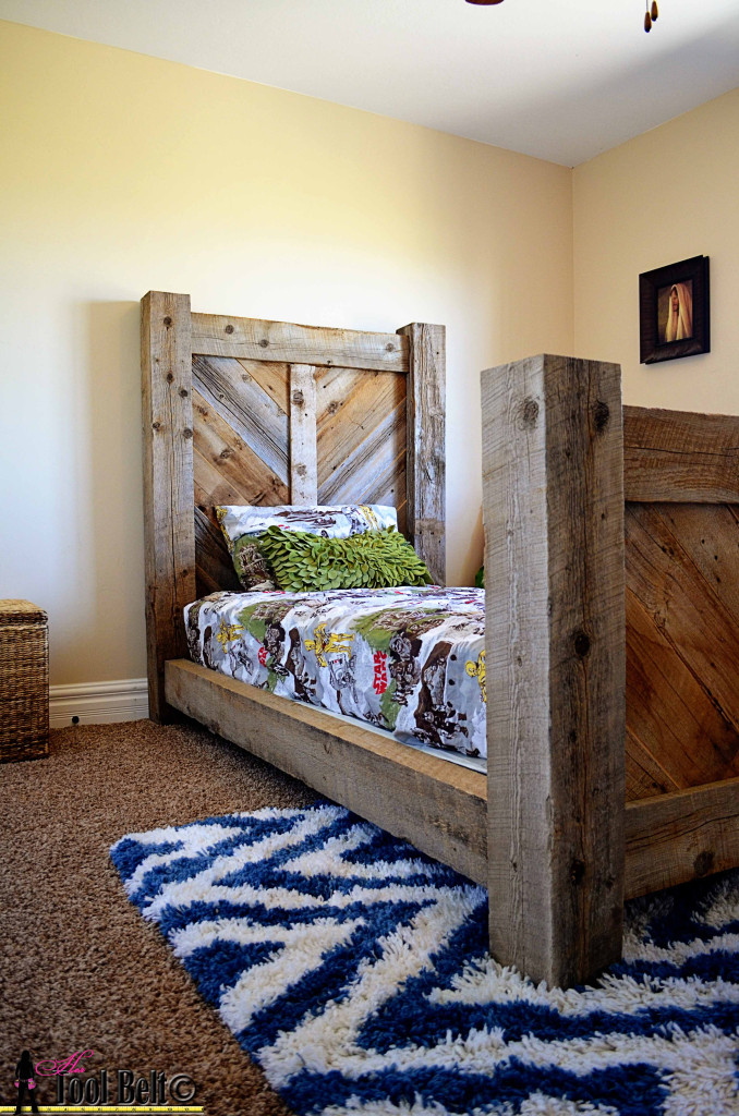 Rustic chevron bed - hertoolbelt