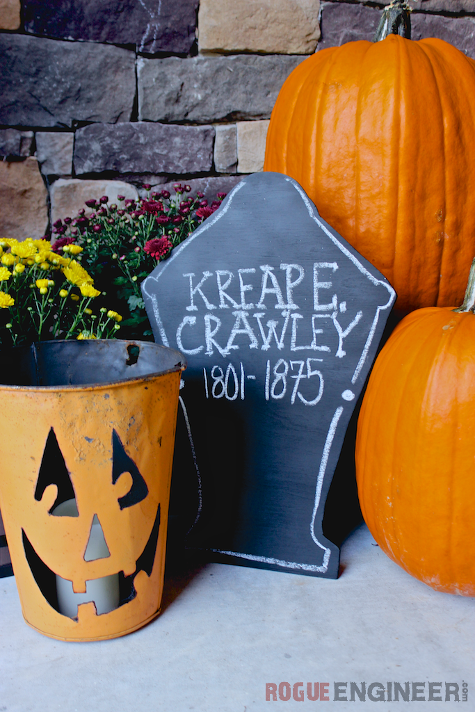 DIY Chalkboard tombstone | Free Plans