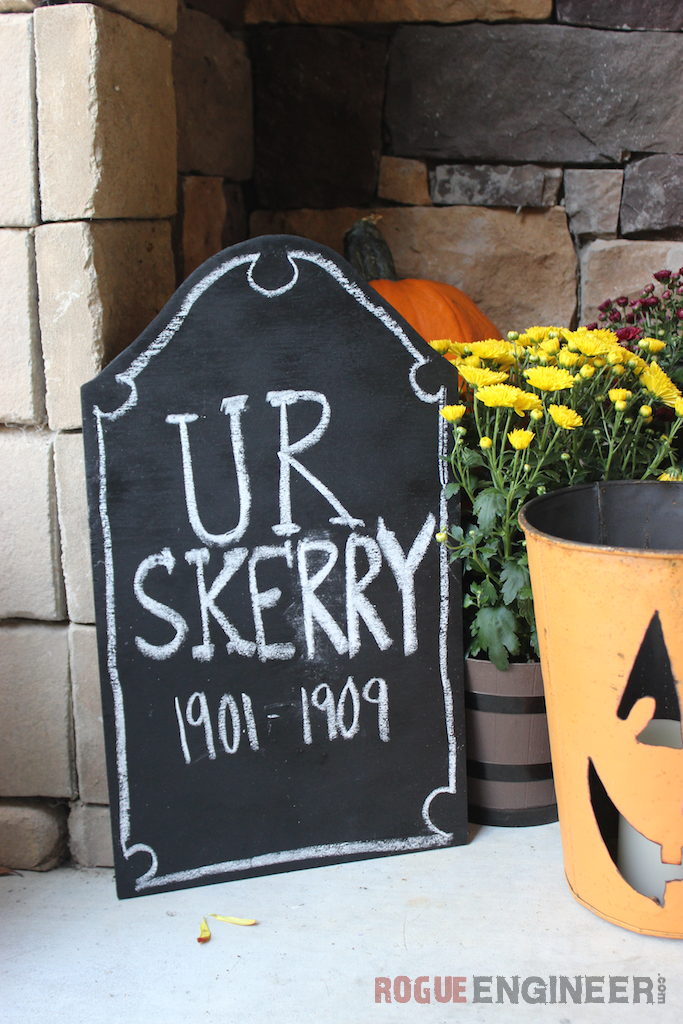 DIY Chalkboard tombstone | Free Project Plan