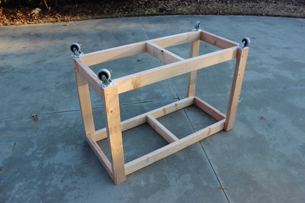 Easy Portable Workbench Plans - Rogue Engineer