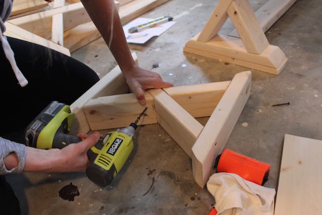 DIY mobile workbench for mitre saw