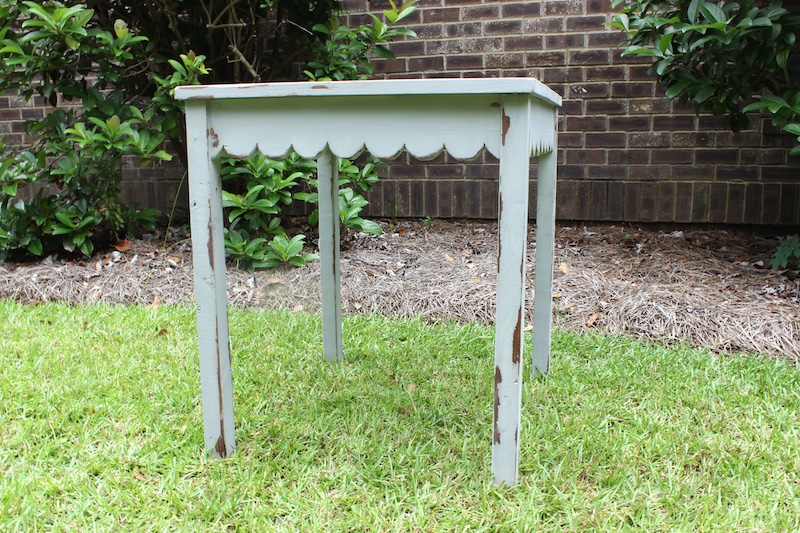 DIY Scalloped Side Table | Outside