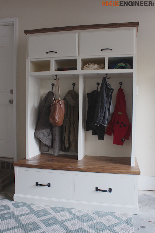 Mudroom Lockers with Bench Free DIY Plans 