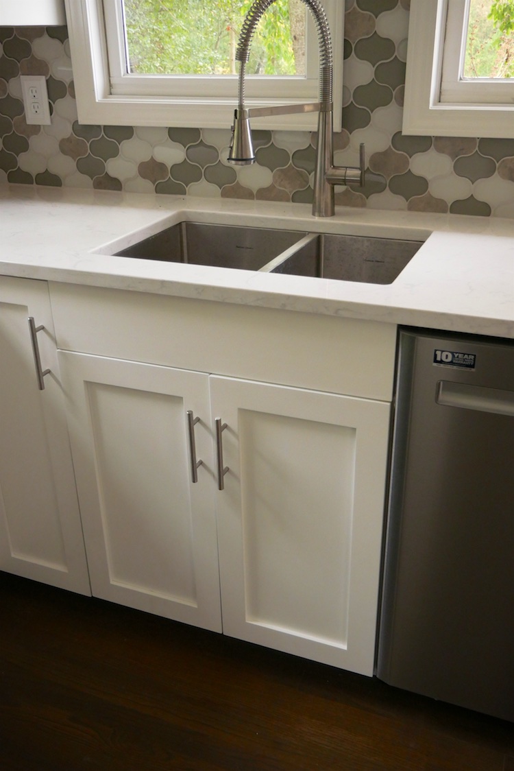 https://rogueengineer.com/wp-content/uploads/2018/02/DIY-27in-Sink-Base-Cabinet-Carcass-Rogue-Engineer-1.jpg