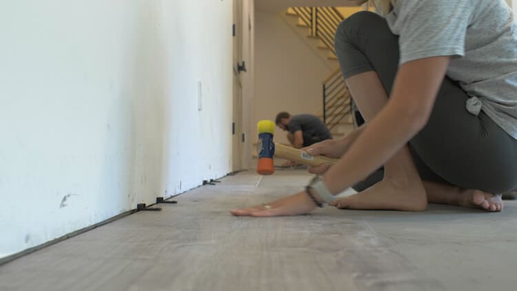 How To Install Vinyl Plank Flooring, What Do You Put Under Vinyl Plank Flooring In A Basement