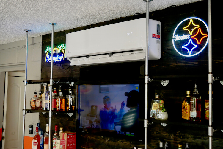 Pittsburgh Steelers Bar (made out of pallets)  Man cave home bar, Pittsburgh  steelers man cave, Pittsburgh steelers