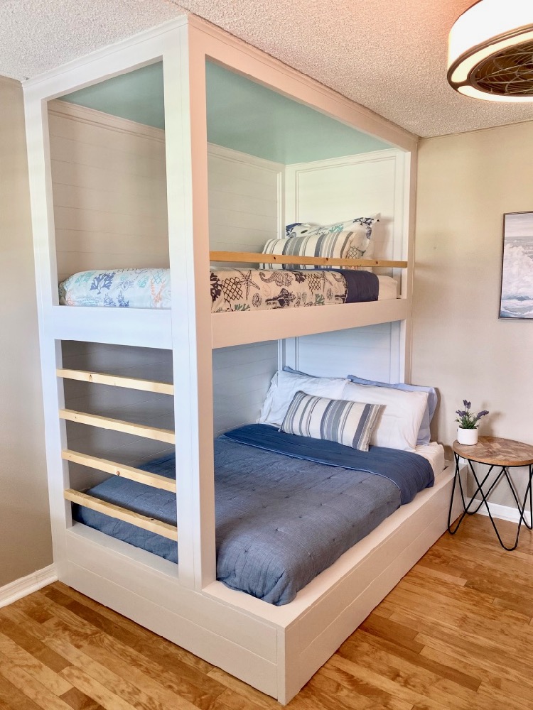 Built in twin bunk beds new arrivals