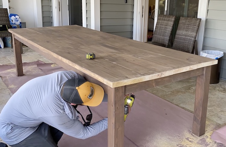 DIY Easy Outdoor Table Plans Step 3