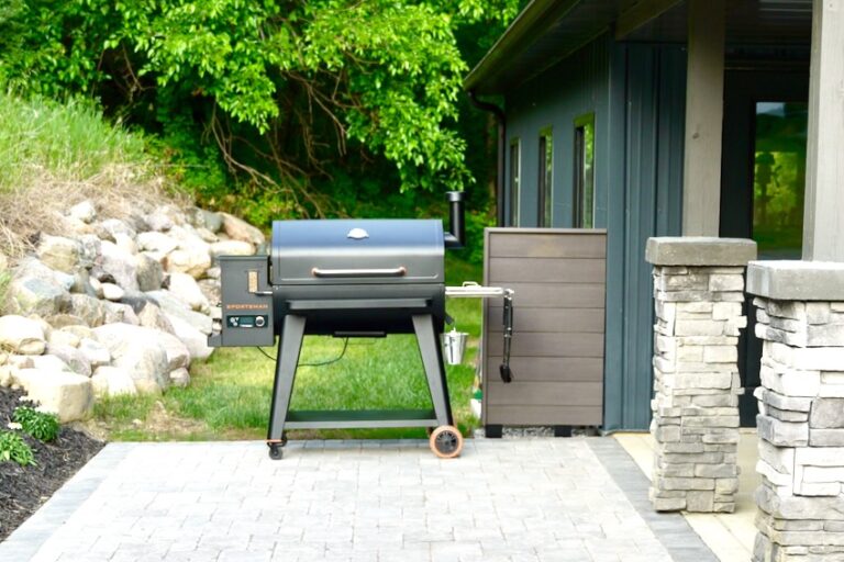 DIY Small Privacy Fence 1