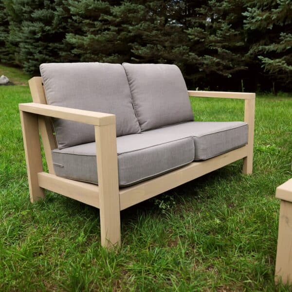 DIY outdoor loveseat