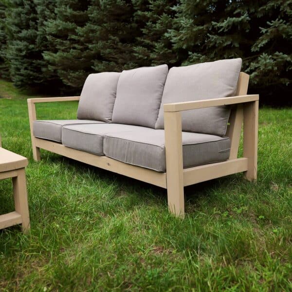 DIY outdoor loveseat with cushions