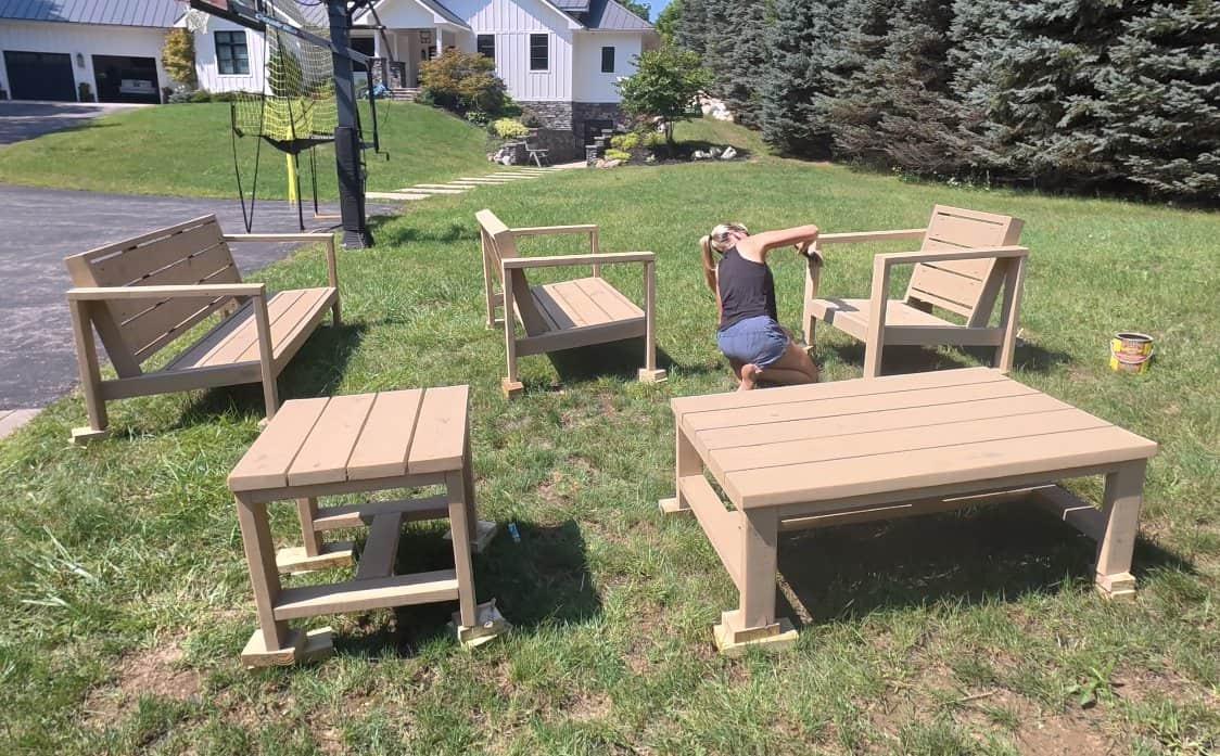 Staining a DIY patio furniture set with Cabot Acorn semi-transparent deck stain